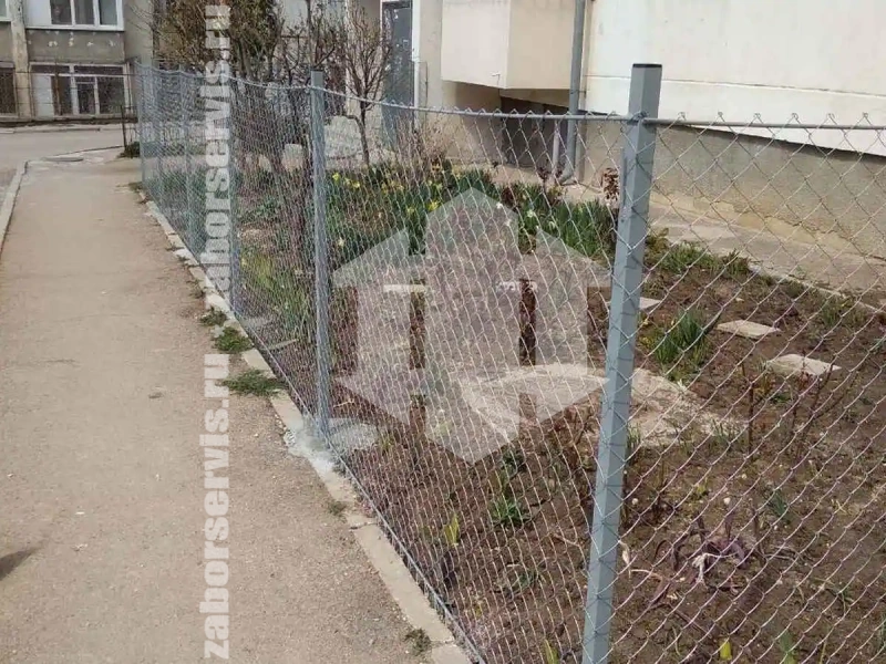 Забор из сетки рабицы с арматурой 33 метра