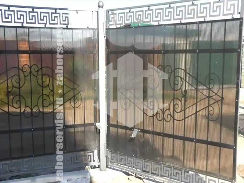 Кованый забор на ленточном фундаменте 60 метров