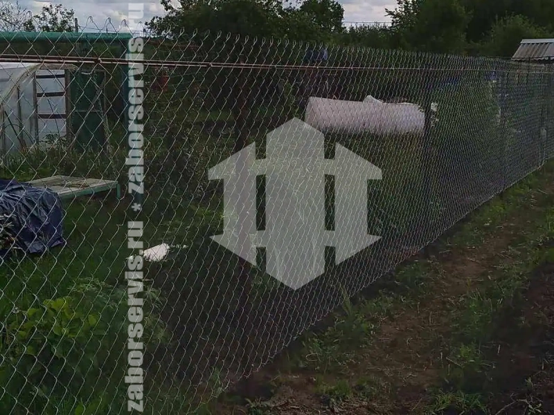 Забор из сетки рабицы на профильном каркасе 95 метров