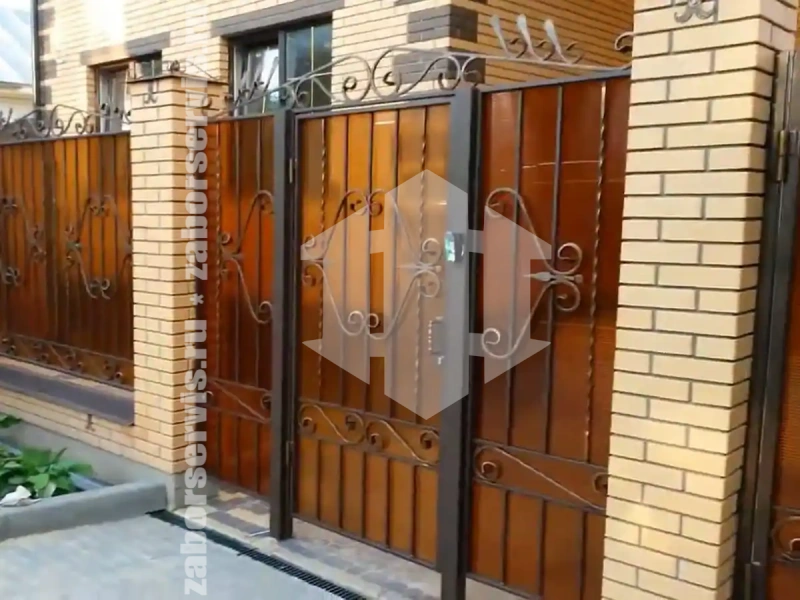 Кованый забор с поликарбонатом 60 метров