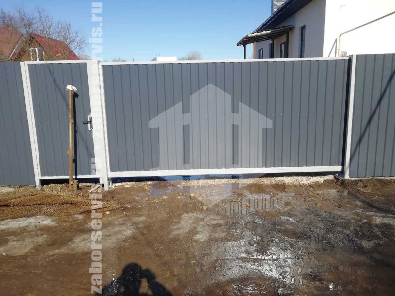 Забор из профнастила с забивными столбами 75 метров