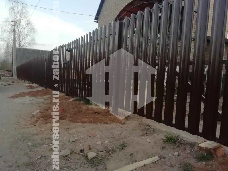 Забор из металлического штакетника 120 метров