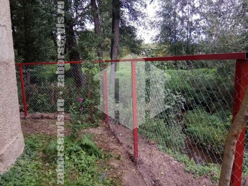 Забор из сетки рабицы на профильном каркасе 68 метров