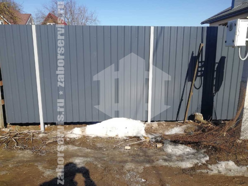 Забор из профнастила с забивными столбами 75 метров