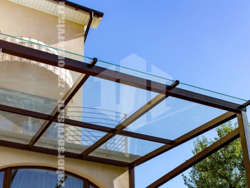 Навес из монолитного поликарбоната пример 3