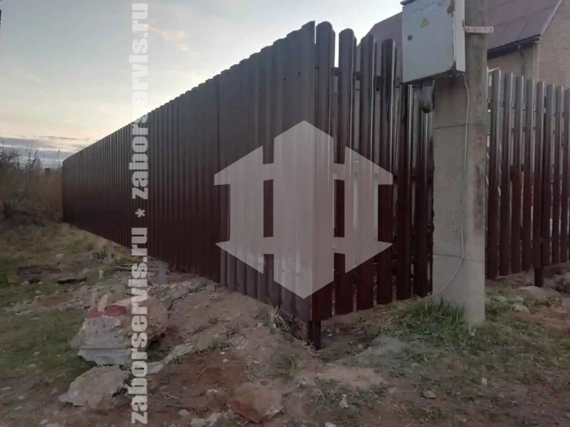 Забор из металлического штакетника 120 метров