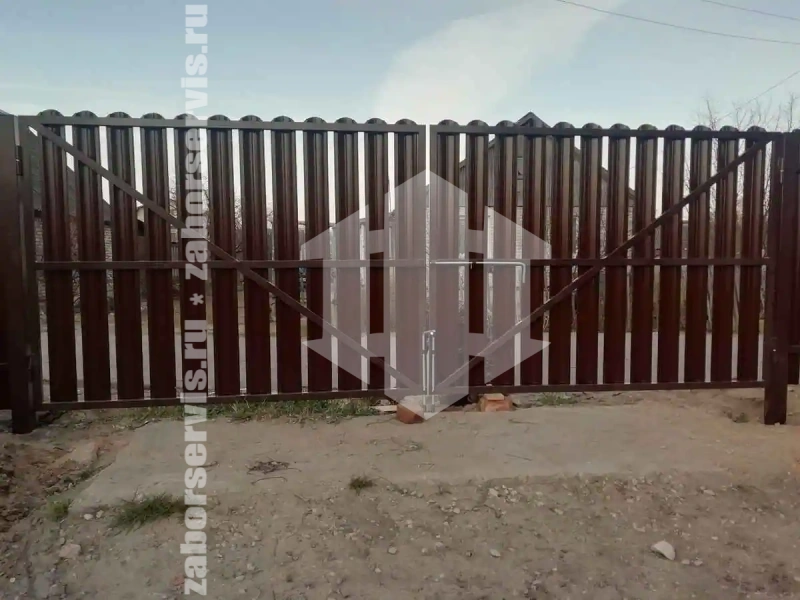 Забор из металлического штакетника 120 метров