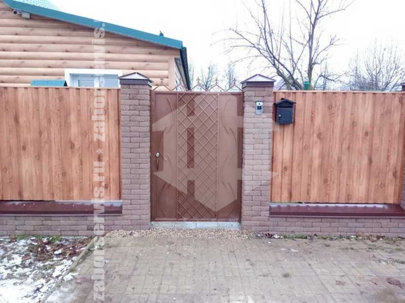 Забор из профнастила под дерево 48 метров