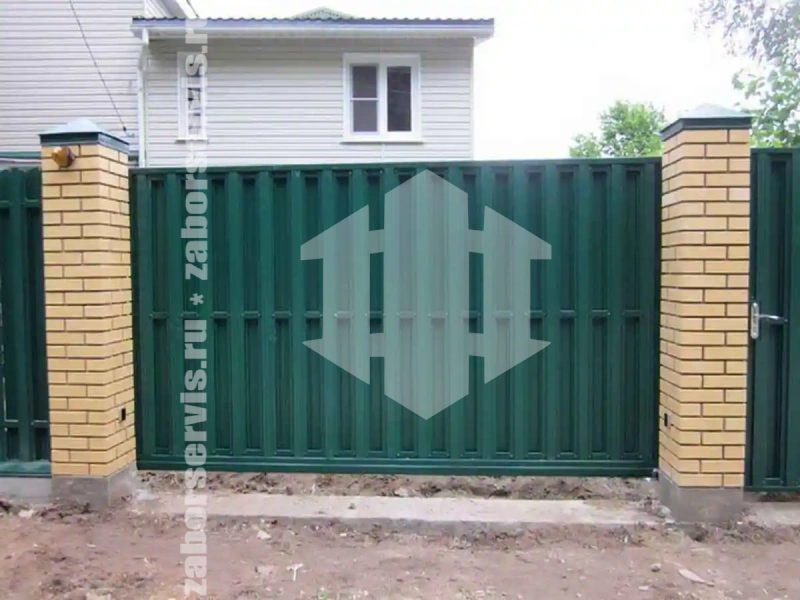 Заборы из металлического штакетника шахматка 74 метра
