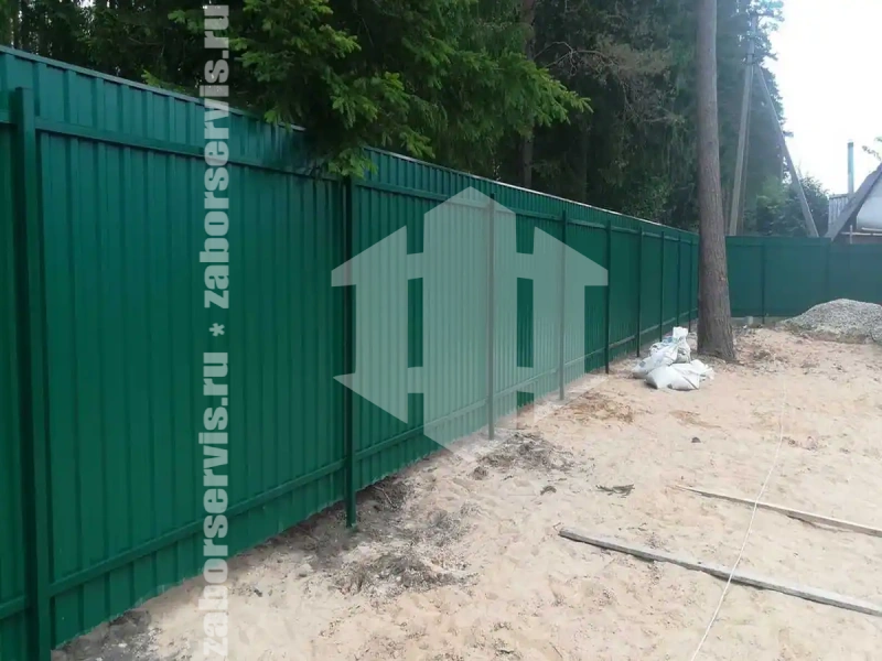Забор из профнастила с бетонированием столбов 70 метров
