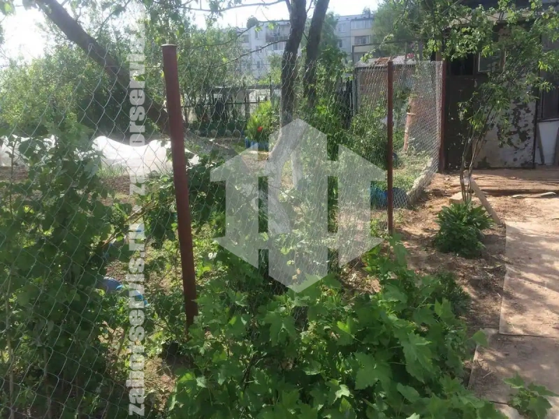 Забор из сетки рабицы с утрамбовкой столбов щебнем 60 метров