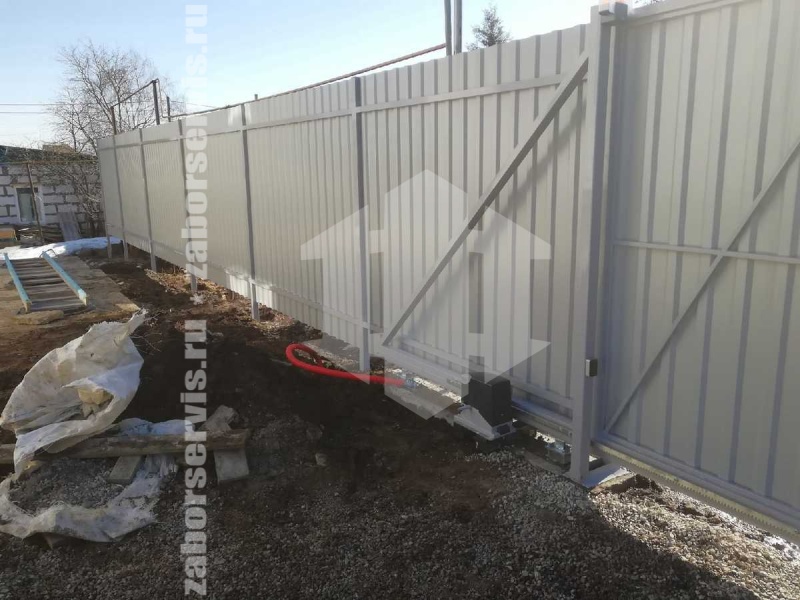 Забор из профнастила с забивными столбами 75 метров