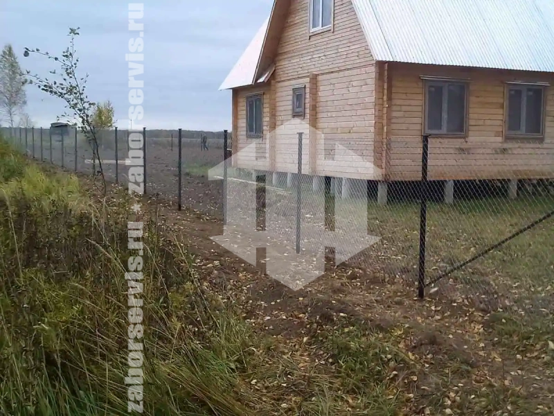 Забор из сетки рабицы в натяг 74 метра