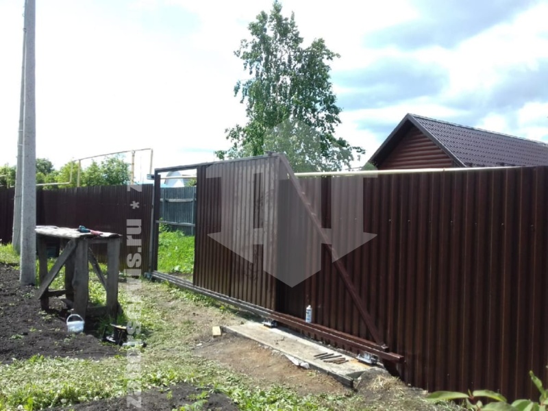 Ворота откатные из профнастила